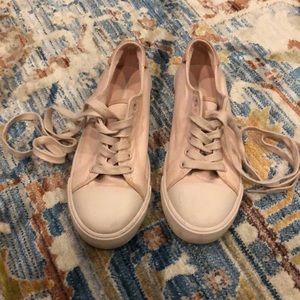 American Eagle Sneakers